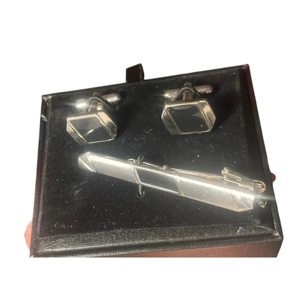 Manzini New York Set of Cuff Links and Tie Bar Silver and Black NWB